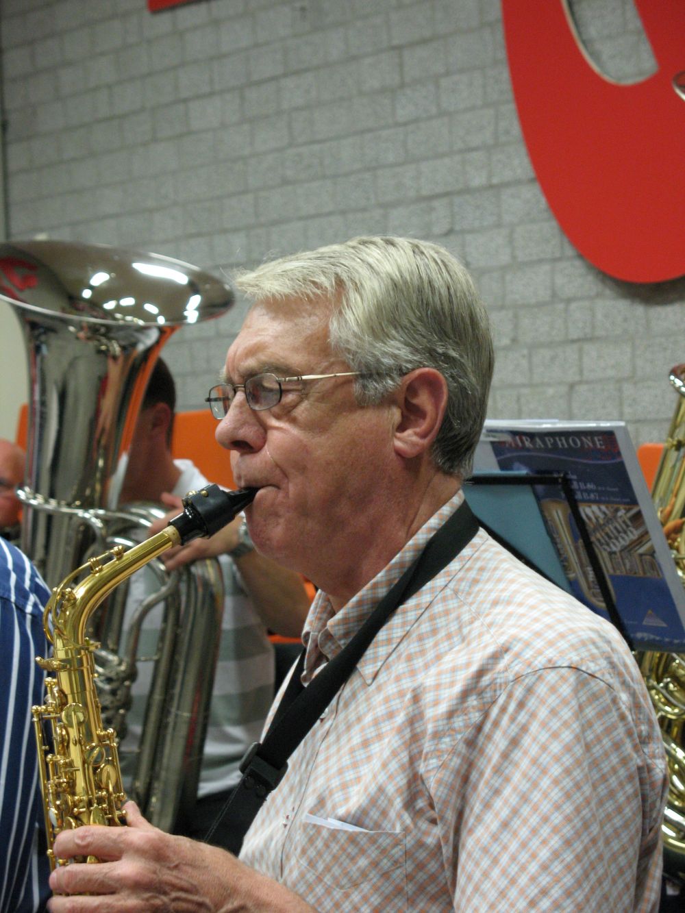 Cees tijdens een repetitie in 2207 Cees tijdens een repetitie in 2207