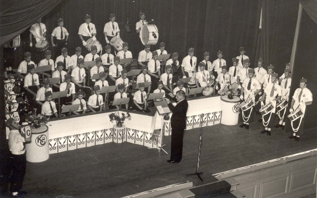 K&G tijdens een concert in de Stadsgehoorzaal in Leiden (1953)