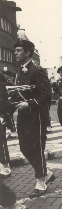 Cees tijdens een optreden in 1968 Cees tijdens een optreden in 1968